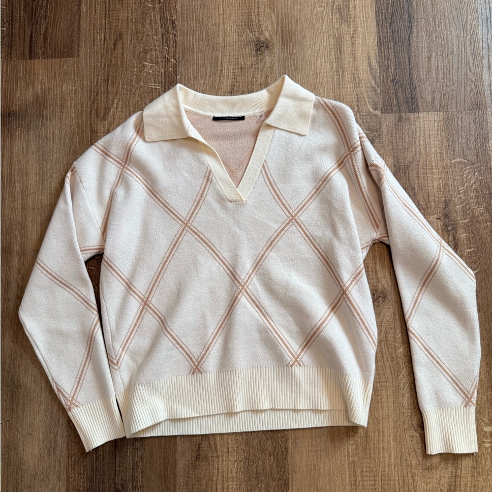 T Tahari Cream V-Neck Argyle Sweater
